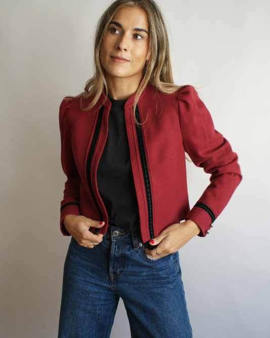 Chaqueta corta vintage granate con ribete negro