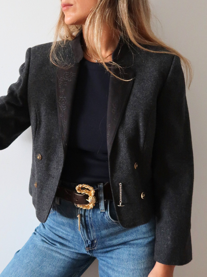 Chaqueta austriaca vintage de lana con bordados