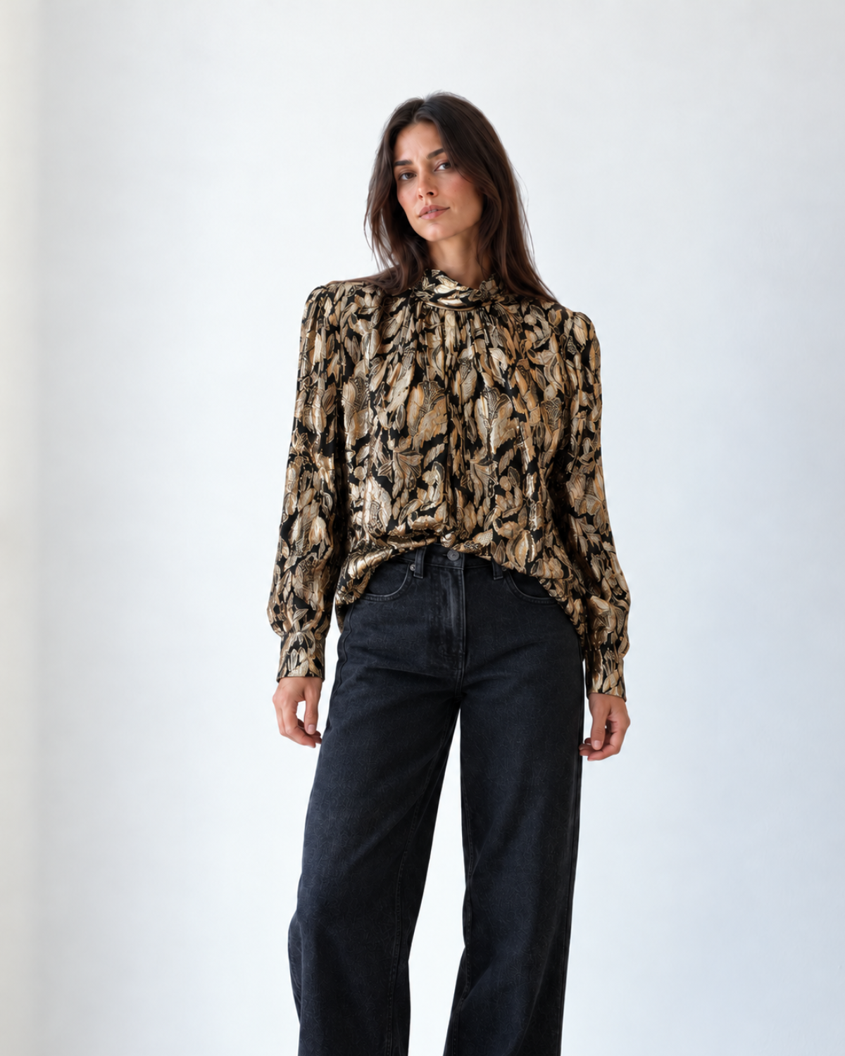 Blusa vintage negra de lúrex dorado