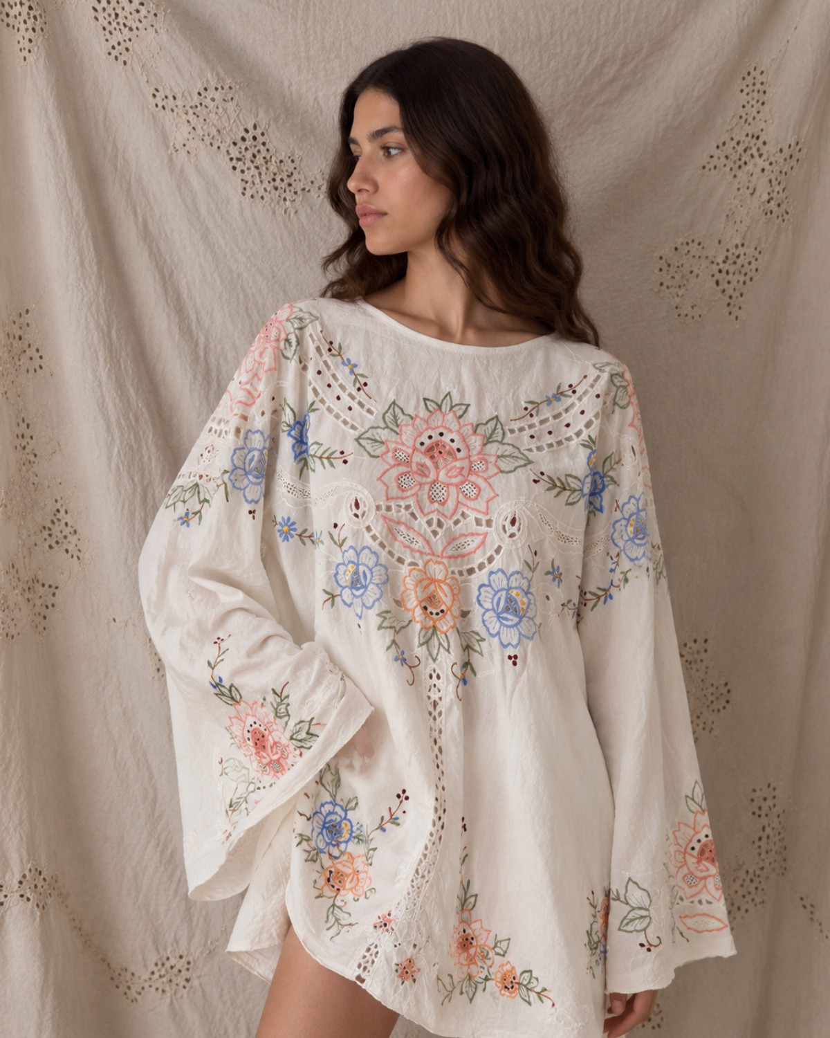 Vestido capa upcycling  bordado