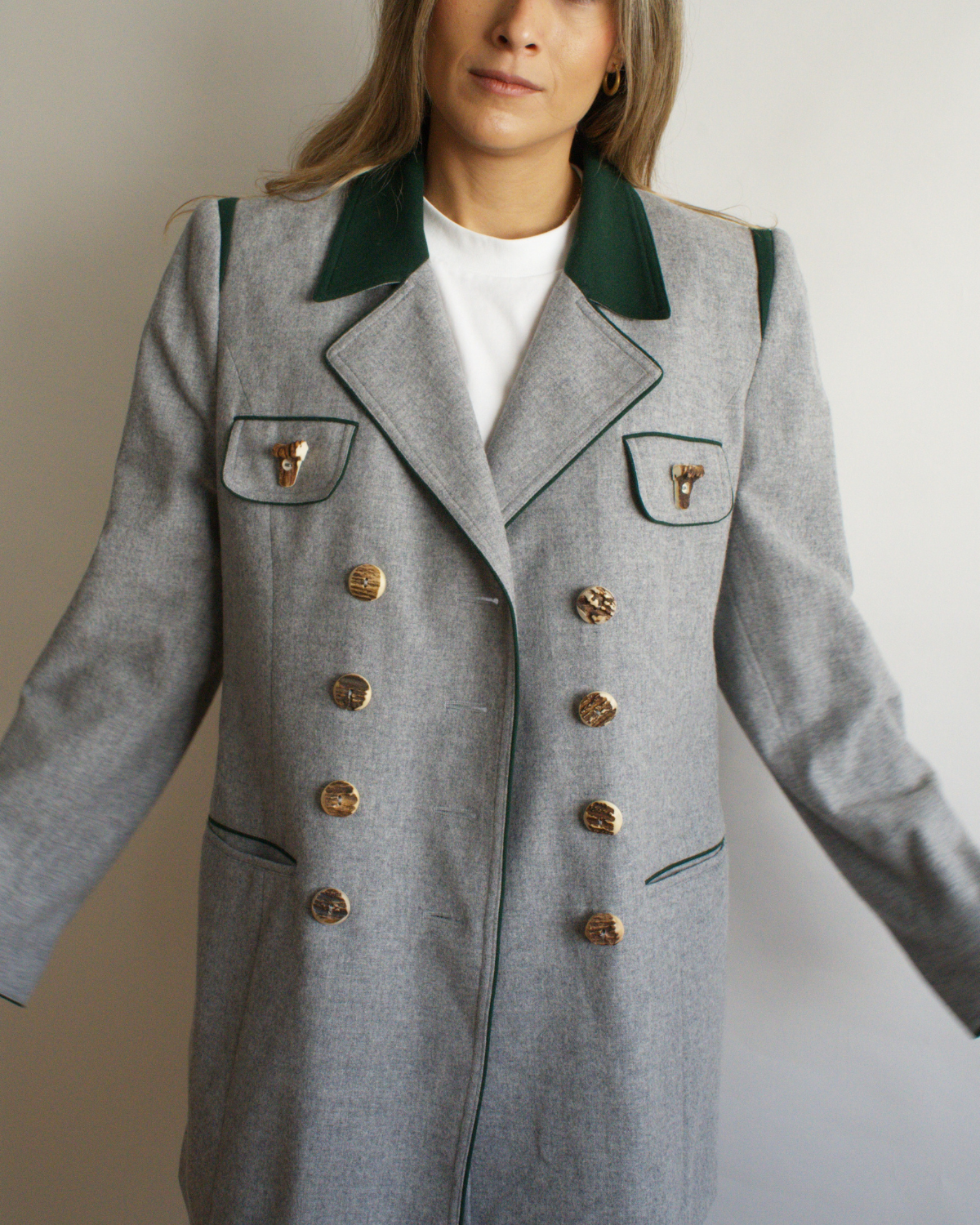 Austriaca bávara Gris y verde