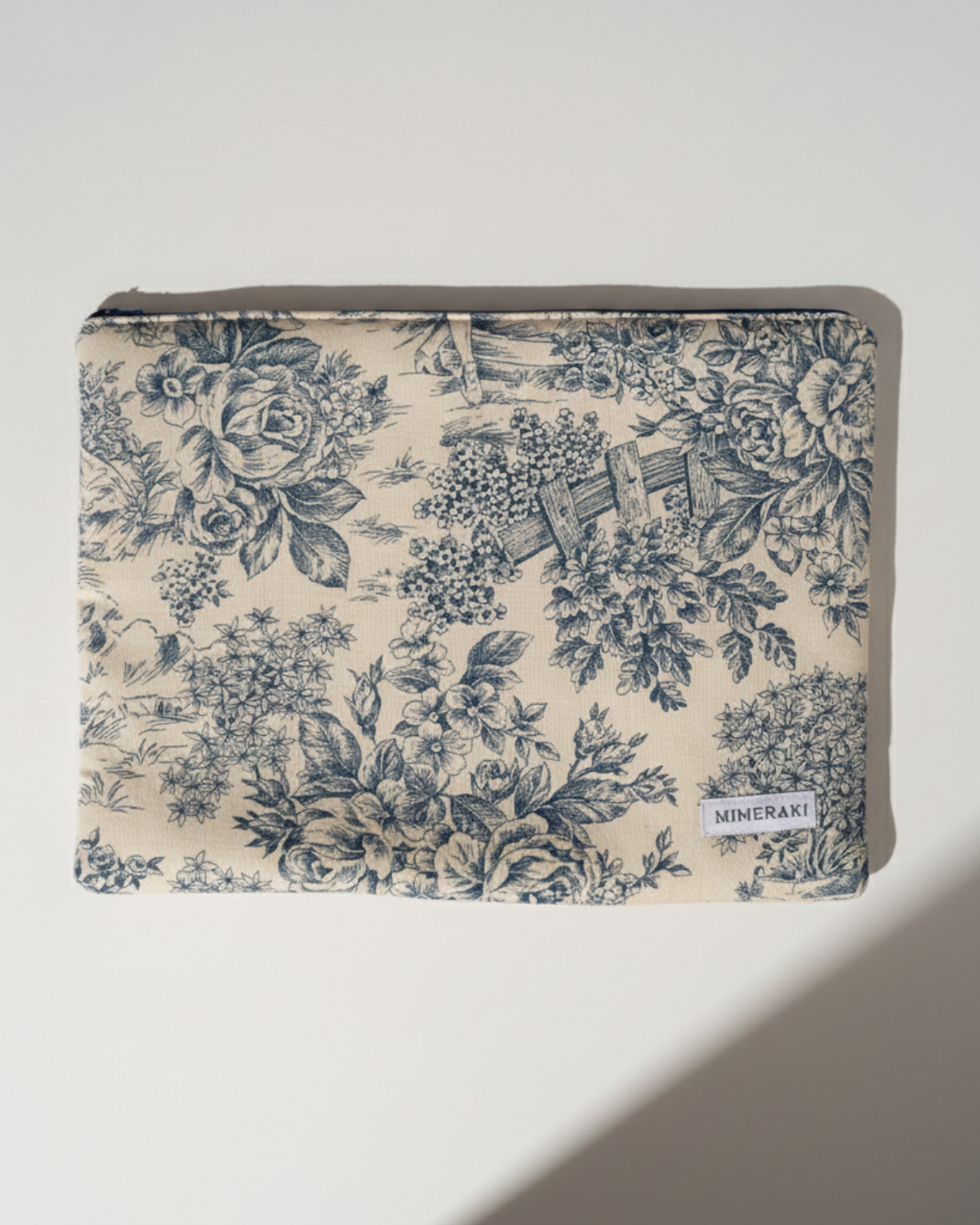 Funda portátil toile de jouy azul