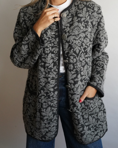 Chaqueta austriaca gris jacquard floral