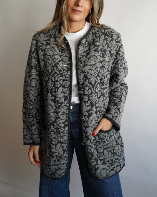 Chaqueta austriaca gris jacquard floral